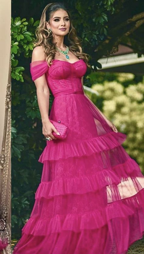 Tulle Pattern, Prom Dress Off Shoulder, Off Shoulder Party Dress, Dress Off Shoulder, Sleeveless Dresses, Evening Dress Fashion, Tulle Gown, Tulle Fabric, Prom Gown