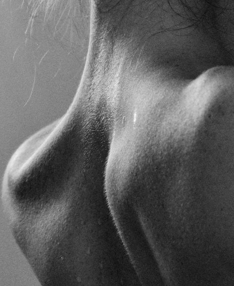 Part Of Body Photography, Body Projection Photography, Arm Photo Photography, Close Up Body Photography, Woman Body Reference Photography, Controversial Photography, Black And White Body Photography, Body Study Photography, Body Photoshoot Ideas