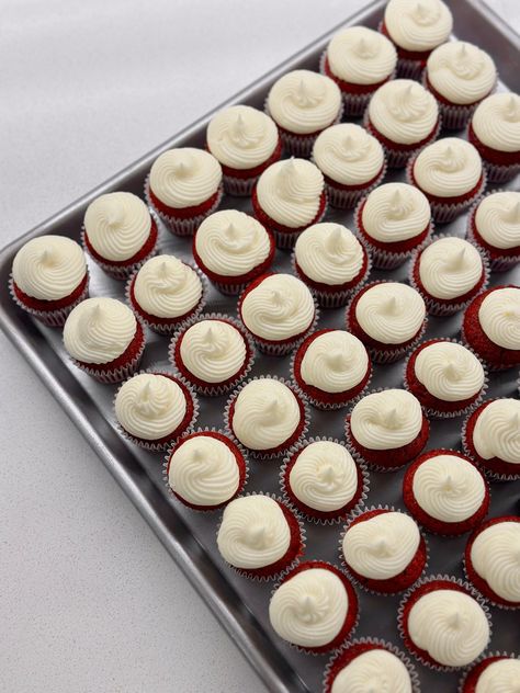 Red Velvet Mini Cupcakes Stuffed Red Velvet Cupcakes, Mini Red Velvet Cupcakes, 50 Cupcakes, Dessert Pasta, Cupcake Pans, Vanilla Buttercream Frosting, Velvet Cupcakes, Super Bowl Party, Cupcake Boxes