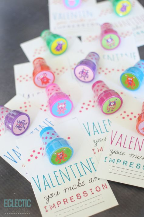 Eclectic Momsense | Make an Impression Stamp Valentine | http://eclecticmomsense.com Kindergarten Gifts, Valentine Gifts For Kids, Kids Favors, Preschool Gifts, Classroom Gifts, Prom Proposal, Relationship Texts, Eid Gifts, Valentine Day Crafts