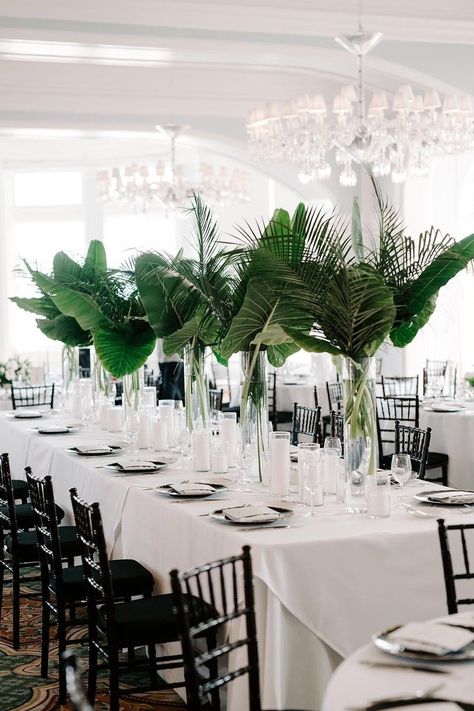 Wedding Green Ideas, Black And White Tropical Wedding, Tropical Plant Wedding, Tropical Wedding Table Decor, Black White Wedding Reception, Wedding Decor Indoor, Jungle Centerpieces, Greenery Centerpieces, Tropical Wedding Centerpieces