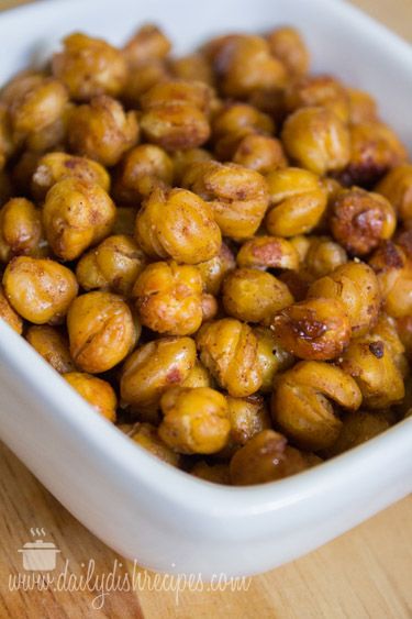 Crunchy Pumpkin Pie Spice Roasted Chickpeas 4 Crunchy Pumpkin Pie Spice Roasted Chickpeas #SundaySupper Chickpea Recipes Roasted, Eat Snacks, Best Gluten Free Recipes, Chickpea Recipes, Roasted Chickpeas, Free Living, Air Frying, Eat Clean, Healthy Appetizers