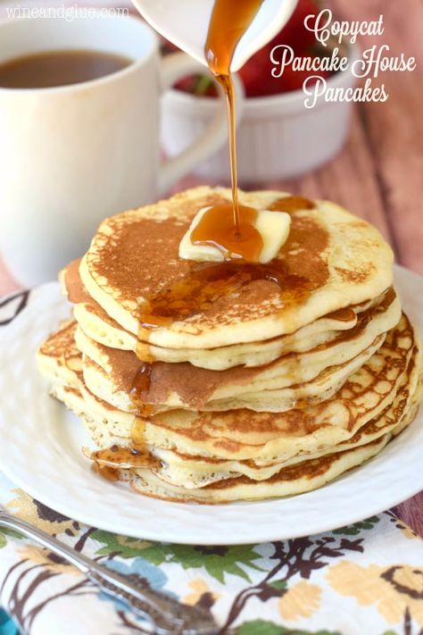 These Copycat Pancake House Pancakes are perfectly delicious buttermilk pancakes that you can have at home! Original Pancake House, Pancake House, Restaurant Copycat, Sourdough Pancakes, Baked Pancakes, Oatmeal Pancakes, Copycat Restaurant Recipes, Buttermilk Pancakes, Sourdough Recipes