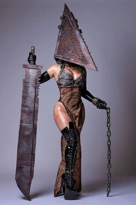 “The leader turns the pyramid onto its head in order to serve others...” credit_ @silverr.fox #pyramidhead #pyramidheadcosplay #pyramidheadedit #silenthill Silent Hill Costume, Doll Mask, Pyramid Head, Serve Others, Costume Anime, Fantasias Halloween, Carnival Masks, Horror Characters, Silent Hill