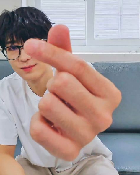 Wonwoo Thumbs Up, The Boy Is Mine, Thumbs Up, Seventeen