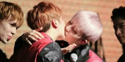 Netizen defends #Seventeen for their 'gay behavior' http://www.allkpop.com/article/2016/09/netizen-defends-seventeen-for-their-gay-behavior Korean Variety Shows, S Coups, Fandom Kpop, Seventeen Scoups, Hey Man, Fan Service, Boys Playing, Pledis 17, Korean Music