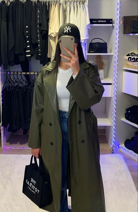 Outfit Botas, Jacket Outfit Women, Trench Coat Outfit, Classy Winter Outfits, Winter Fashion Outfits Casual, Chic Fall Outfits, Modest Dresses Casual, Classy Work Outfits, Stylish Work Outfits