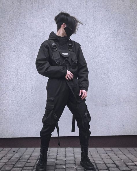 #techwear #techwearfashion #techwearfits #grungefashion #grungeoutfits #darkwear #techweargeneral #techwearlooks #futurewear #drkshdw #streetgoth #tactical #ninjagoth #womentechwear #black #dark Warcore Outfits Men, Warcore Outfits, Homeless Clothes, Tech Wear Aesthetic, Techwear Girl Outfit, Aesthetic Techwear, Techwear Men, Casual Techwear, Black Techwear