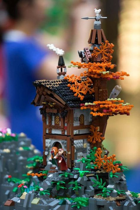 Lego Japanese, Lego Landscape, Lego Dnd, Castle Inspiration, Lego Hobbit, Lego Halloween, Lego Medieval, Medieval House, Lego Land