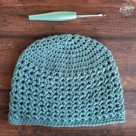 Warm Wishes Crochet Hat Pattern. Red Heart Soft Medium Weight Yarn [4] and a 5.5 mm (I) Furls Mint Odyssey. #furlsinf422 #yarnspirations #redheartyarns #scarfofthemonth Oombawka Design Crochet, Crochet Hats For Kids, Macrame Things, Winter Hat Crochet Pattern, Crochet Hats Free Pattern Ladies, Kat Haken, Crochet Baby Cap, Crochet Beanie Pattern Free, Crochet Adult Hat