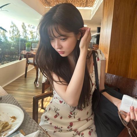 Jo Soo-min, 사진 촬영 포즈, September 2, Uzzlang Girl, Cute Selfies Poses, I Love Girls, Selfie Poses, Insta Photo Ideas, Girl Icons