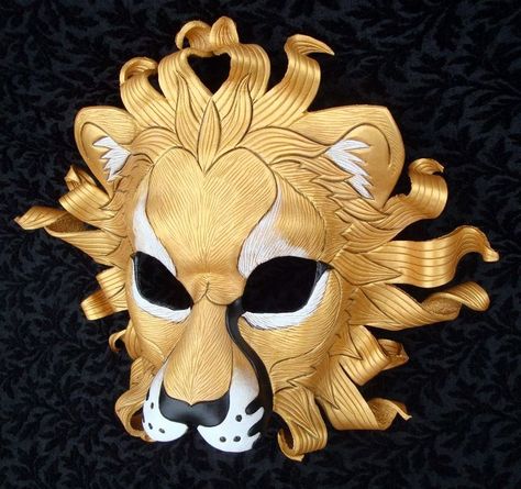 Mascara Papel Mache, Lion King Jr, Cardboard Mask, Ceramic Mask, Lion Mask, Theatre Masks, Il Re Leone, Masquerade Masks, Gold Lion