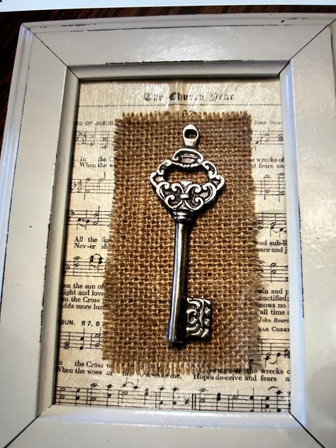 Keys Art Ideas, Old Key Crafts, Key Crafts, Book Text, Painted Things, Boho Crafts, Key Quotes, Boho Crafts Diy, Mixed Media Art Canvas