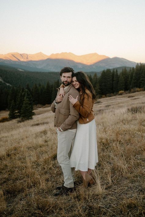 Colorado Engagement Pictures, Unique Engagement Pictures, Rocky Mountain National Park Engagement, Colorado Engagement Photos, Vintage Engagement Photos, Adventure Picture, Picnic Engagement, Pictures Engagement, Unique Engagement Photos