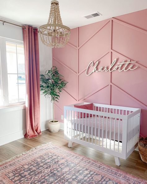 Wallpaper Baby Room, Organization Nursery, Girl Nurseries, Babyletto Hudson, Closet Nursery, Pink Baby Room, Girl Nursery Pink, Nursery Designs, Baby Nursery Inspiration