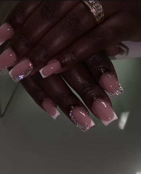 French tip with diamonds Diamond French Tip Nails, French Tip Nails With Diamonds, French Tip With Diamonds, Marble French Nails, Stickers Mushrooms, White Homecoming Nails, Nail Tattoos, Short French Tip Nails, Nails Marble