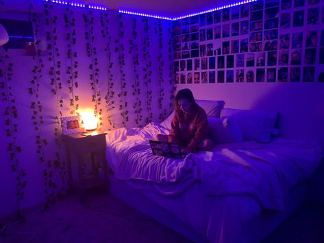 Pretty room/girl in room/vines/LED light/salt lamp/ basic white girl room / vibey room Basic White Girl Room, Room Vines, Vibey Room, Room Girl, Neon Room, Girls Rooms, Room White, Salt Lamp, Pretty Room