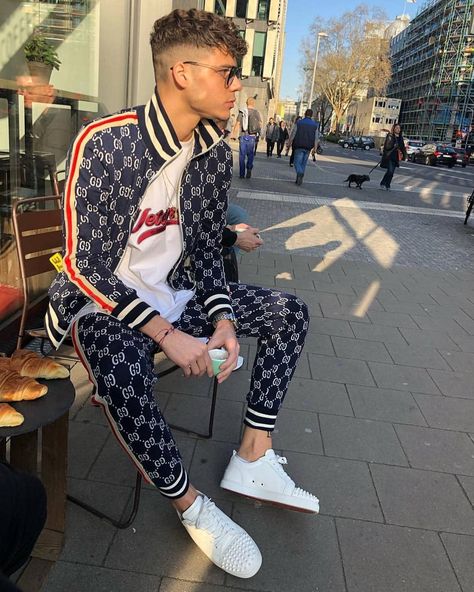 Gucci Aesthetic Outfit Men, Gucci Outfit Men, Gucci Outfit, Georgina Rodriguez, Aesthetic Outfits Men, Black Men Hairstyles, Guccio Gucci, Mens Casual Dress Outfits, Curly Hair Men