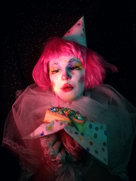 Mime Photoshoot, Clown Pictures, Birthday Clown Photoshoot, Birthday Reference, Clown Photography, Clown Birthday, Clown Birthday Party, Clown Photoshoot, Birthday Shoot