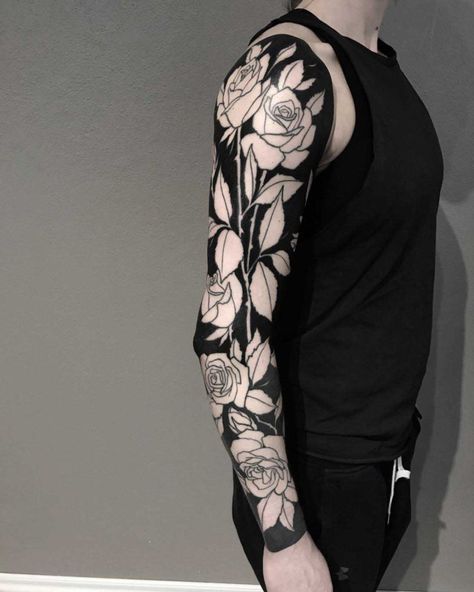 tattoo sleeve blackwork style and roses Negative Space Tattoo, Mangas Tattoo, Tattoo Guide, Tattoo Linework, Tattoo Artists Near Me, Etching Tattoo, Tattoos Black, Woodcut Art, Blackout Tattoo