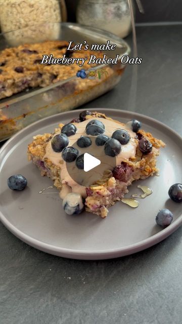 Gabriela Demeter on Instagram: "🫐 Blueberry Baked Oats 🫐
These baked oats are so delicious, easy to make and perfect for meal prep!

What you need:
- 2 bananas, mashed
- 400ml milk of choice (used almond milk)
- 1 tsp cinnamon 
- 200g organic steel cut oats
- 50g @prozis vanilla protein powder (code: DMTNUTRITION)
- 1 tsp baking powder 
- Pinch of salt
- 150g blueberries 
For topping:
- 50g low fat greek yogurt (you can subs to coconut yogurt)
- 20g protein powder

*For extra sweetness add maple syrup or top with some honey
*This batch has 6 servings.
* Bake at 170C for about 35 mins or until golden brown.

👉For macros comment “macros” on the post and I will send it for you!❤️

#mealprep #bakedgoods #bakedoats #proteinpacked #oats #oatsforbreakfast #blueberry #blueberry #healthyfood #he Blueberry Baked Oats, 20g Protein, Oats Breakfast, Steel Cut Oats, Baked Oats, Coconut Yogurt, Vanilla Protein Powder, Breakfast Foods, Pinch Of Salt