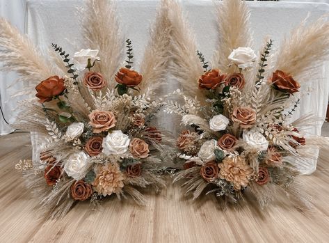 Wedding Flowers Terracotta, Rustic Fall Wedding Flowers, Orange Eucalyptus, Samantha Wedding, Fall Barn Wedding, Western Themed Wedding, Luxury Flower Bouquets, Renewal Wedding, Burnt Orange Weddings