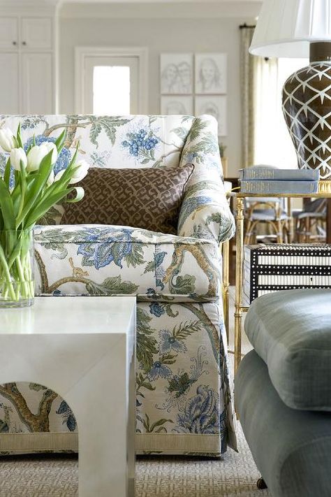 Blue and Green Chinoiserie Chair with Gold End Table - Transitional - Living Room Chinoiserie Chair, Amy Berry, Green Chinoiserie, Gold End Table, Feather Lamp, Living Room Decor Inspiration, Blue Home Decor, Transitional Living Rooms, Blue And Green