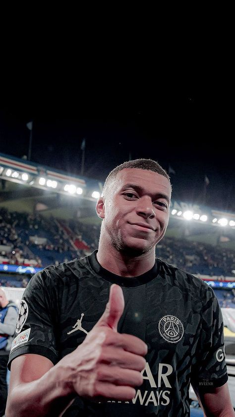 free wallpapers 4K kylian mbappe, football player, lights, stadium for mobile and deskto Football Wallpaper Iphone, Ronaldo Photos, Football Players Photos, The End Of An Era, Football Players Images, Soccer Event, Different Person, Football Images, European Soccer