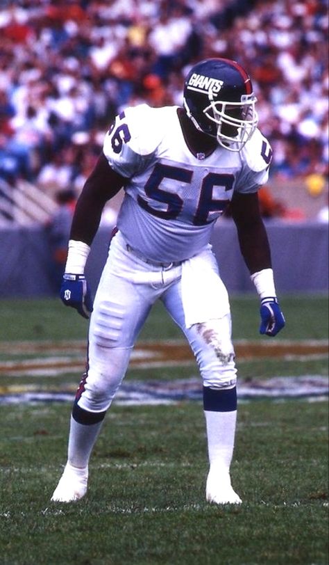 Lawrence Taylor, New York Giants Nfl Giants, Ny Giants Football, Nfl Highlights, Lawrence Taylor, Nfl Football Pictures, Nfl Football Art, American Football League, New York Football, New York Giants Football