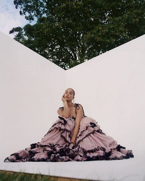 Jorja Smith #fashion #music #blackgirlmagic #blackgirlsrock Snoh Aalegra, Building Bridges, Jorja Smith, Burberry Outfit, Finding Inspiration, Artist Management, Indian Heritage, Music Film, Types Of Music