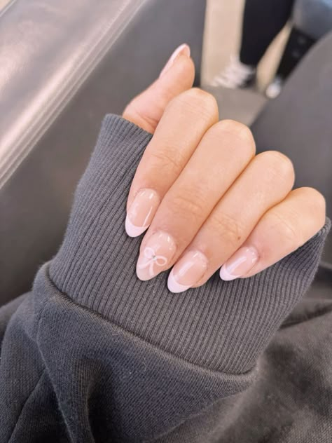 Art On Nails, Short Nails French, Classy Wedding Nails, Pink Nails Short, Bridal Elegance, Nails 2024, Classy Wedding, Nails Art, Wedding Nails