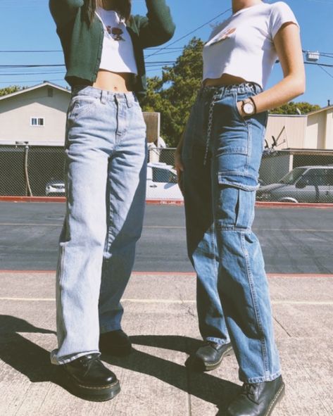 Brandy Melville Europe on Instagram: “Dutchies!🇳🇱We are looking for Key Holders for our Utrecht location who can work 4-5 days a week. Send your CV, motivational letter,…” Carpenter Pants Outfit, Brandy Melville Outfits, Turquoise Fashion, Dazzling Dress, Fits Inspo, Clothing Outfits, Grunge Look, 90s Outfit, 90s Grunge