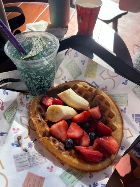 disney disney world waffle drink breakfast aesthetic vacation florida magic kingdom sleepy hollow liberty square mood food eats yummy berries 50 Disney Breakfast, Disney World Florida, Sleepy Hollow, Florida Vacation, Disney Food, Magic Kingdom, Disney Pixar, Good Eats, Disney World