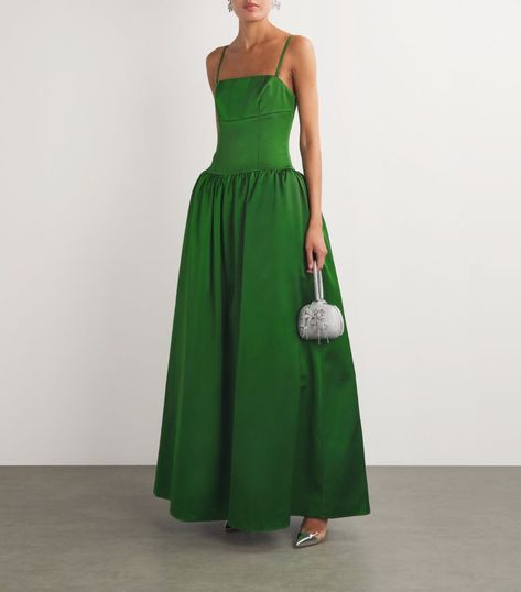 Find SELF-PORTRAIT Satin Bandeau Maxi Dress on Editorialist. Crafted from lustrous satin, Self-Portrait's maxi dress features a bandeau neckline, drop waist, and a voluminous skirt. The dress has a sleek and sophisticated silhouette that is perfect for evening events. It has a sleeveless design with thin straps. Green Dress Wedding Guest, Green Dress Wedding, Styling Business, Green Wedding Dresses, Voluminous Skirt, Bandeau Maxi Dress, Dress Wedding Guest, Drop Waist Dress, Crochet Mini Dress