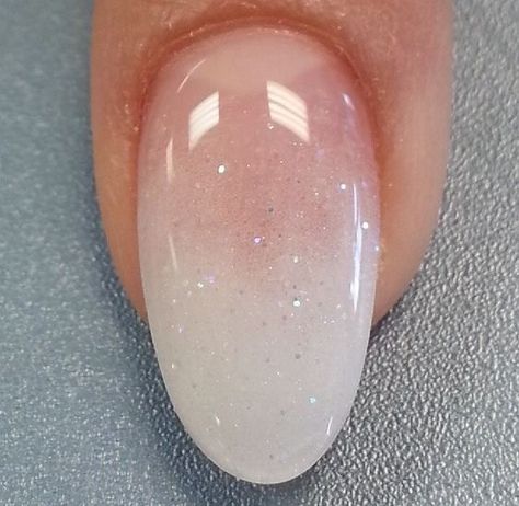 Nails Champagne, Nails Cream, French Fade Nails, Clear Glitter Nails, Nails Charms, Nails Coral, Nails Colorful, Unghie Sfumate, Nails Chrome