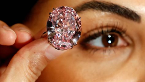 The Pink Star diamond is the most expensive gemstone ever auctioned Pink Star Diamond, Most Expensive Diamond, Rarest Gemstones, Expensive Diamond, Pink Star, Rare Gems, Rare Gemstones, Rocks And Gems, Pink Stars