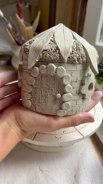 Fairy House Pottery Ideas, Clay Castle, Castle Clay Sculpture, Ceramic Fairy Houses Handmade, Fairy Clay Mug, Ceramic Fairy, Fairy Sculpture, Fairy Homes, Necklace Ideas