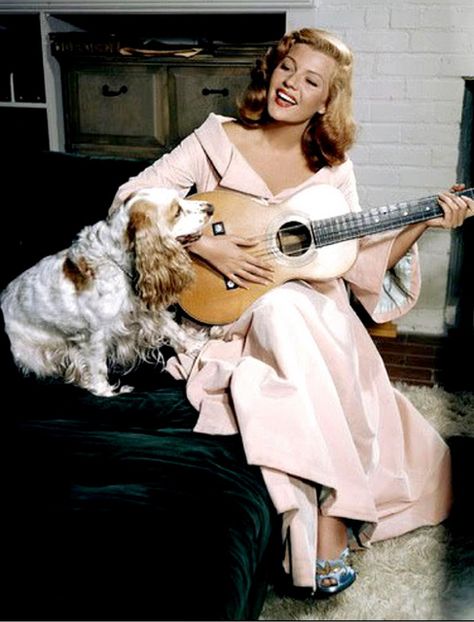 Rita Hayworth and her Dog, which loves to hear her play the guitar, apparently Prince Ali, Stars D'hollywood, Classic Movie Stars, Old Hollywood Stars, Rita Hayworth, Poses References, Love Vintage, Old Hollywood Glamour, Golden Age Of Hollywood