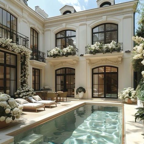 French Mansion Layout, Luxury House Layout, Mansion Layout, French Mansion, Old Money House, Kolam Air, Parisian House, French Exterior, Dream Life House