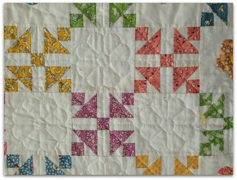 The Needles Excellency: Old Fashioned Charm Hand Quilting Antique Quilts Patterns, Quick Quilts, Colchas Quilting, Cat's Cradle, Meringue Desserts, Amazing Quilts, Vintage Quilts Patterns, Irish Chain Quilt, Cottage Quilt