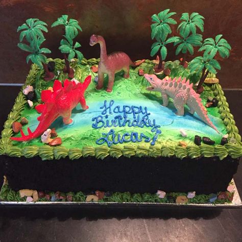 Dinosaur Sheet Cake, Simple Dinosaur Cake, Dinosaur Birthday Party Cake, Sheet Cake Ideas, Dinasour Birthday, Dino Birthday Cake, T Rex Cake, Jurassic Park Birthday, Dinosaur Birthday Party Decorations