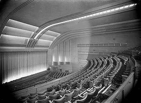 Odeon Cinema, Muswell Hill (English Heritage) Art Deco Cinema, Deco Cinema, Theatrical Scenery, Art Deco Houses, Art Deco Theater, Cinema Architecture, Odeon Cinemas, Modern Theatre, Muswell Hill