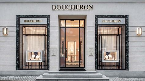 The facade of Boucheron’s Moscow store Jewelry Store Interior, Shop Architects, Paris Interiors, Retail Facade, Shop Facade, Jewelry Store Design, Jewellery Shop Design, Store Design Boutique, Storefront Design