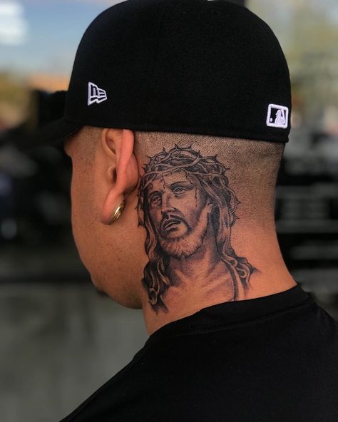 Virgin Mary Neck Tattoo, Jesus Tattoo Men, Religious Neck Tattoo, Gods Face Tattoo Design, Jesus Neck Tattoo, Tattoo Jesus, Sergio Ramos Neck Tattoo, Jesus Piece Tattoo, Jesus Face Tattoo