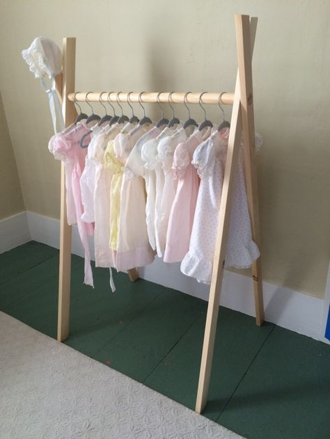 Diy Kids Clothes, Diy Kids Teepee, Kids Clothes Diy, Kids Hangers, Diy Clothes Rack, Kids Teepee, Diy Clothes Refashion, Diy Wardrobe, Diy Clothes Videos