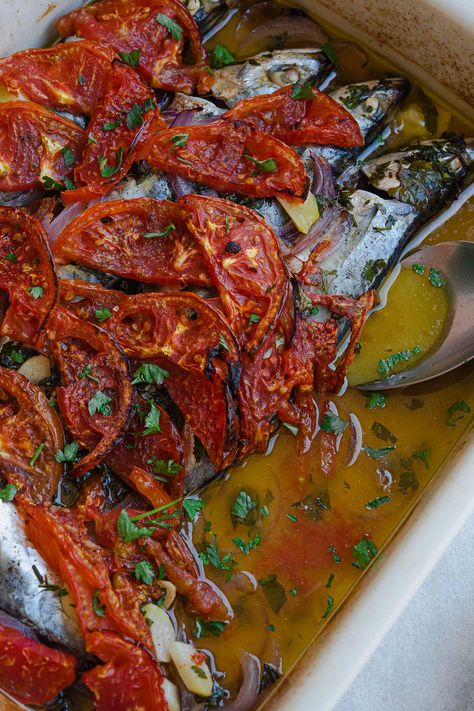 Mediterranean Mackerel Recipe, Mackerel Recipe Fillet, Spanish Mackerel Recipe, Greek Fish Recipe, Whole Mackerel Fish Recipes, Whole Mackerel Recipe, Baked Mackerel, Mackerel Recipe, Fish Masala