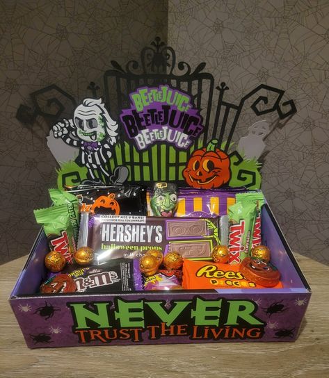 Beetle Juice Boo Basket, Halloween Candy Display, Halloween Candy Box Ideas Diy, Beetlejuice Popcorn Bucket, Diy Halloween Favors, Halloween Favor Boxes, Halloween Candy Collection Box Ideas, You’ve Been Booed Dollar Tree, Candy Box Diy