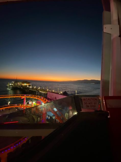 Santa Monica Pier Sunset, Santa Monica Pier Night, Pier Sunset, Santa Monica Beach, California Sunset, Ur Mom, Santa Monica Pier, Future Life, Pacific Ocean