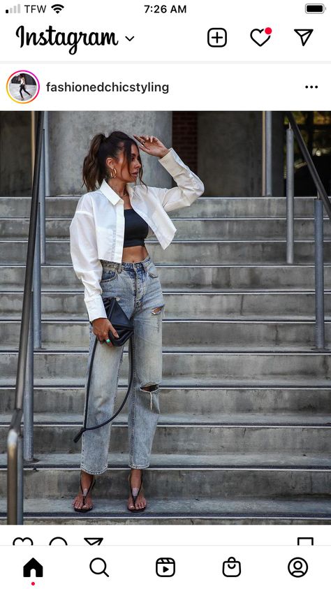 Cropped Collared Shirt Outfit, White Cropped Shirt Outfit, Crop Blouse Outfit, Cropped Button Up Shirt Outfit, Poplin Shirt Outfit, Oxford Shirt Outfit, Cropped Shirt Outfit, Button Shirt Outfit, White Blouse Crop Top