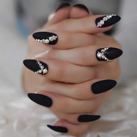 Nail Bride, Nail Stones, Nail Story, Gem Nail Designs, Shiny Nails Designs, Matte Medium, Bridal Nail Art, Solid Color Nails, Black Acrylic Nails